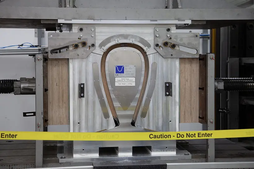 Bowers & Wilkins 805 D4 Signature speaker review https://the-ear.net