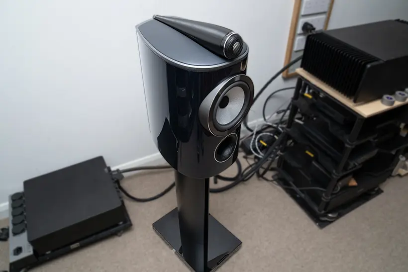 Bowers & Wilkins 805 D4 Signature speaker review https://the-ear.net