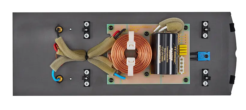 Bowers & Wilkins 805 D4 Signature speaker review https://the-ear.net