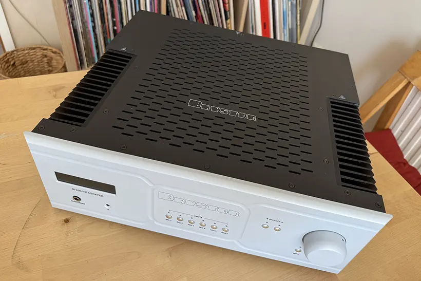 Bryston Bi-200; understatement amplified 6 Bryston Bi-200 integrated amplifier review https://the-ear.net