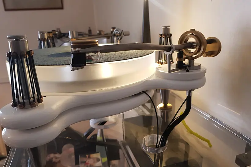 Clipaudio Dolomite reveals what it takes to get more from your vinyl 3 Clipaudio Dolomite turntable and Ninewave tonearm review https://the-ear.net