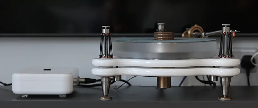 Clipaudio Dolomite reveals what it takes to get more from your vinyl 5 Clipaudio Dolomite turntable and Ninewave tonearm review https://the-ear.net