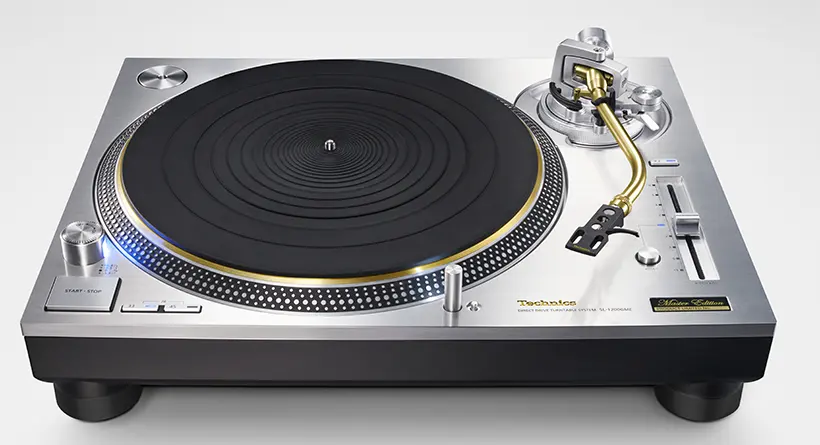Culmination of Technics' SL-1200 legend is born 2 Technics Grand Class SL-1200/1210G Master Edition.