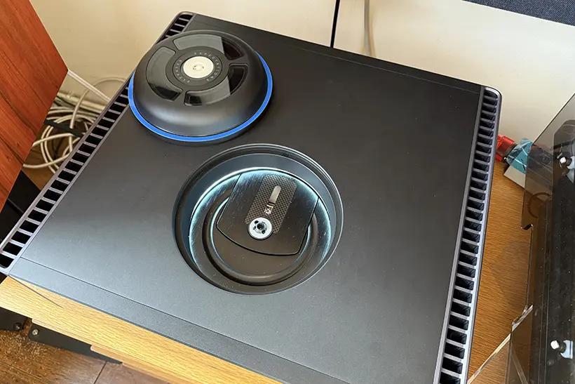 Rotel Michi Q5; 20 plus kilos of heroic bloody mindedness 5 Rotel Michi Q5 CD transport and DAC review https://the-ear.net