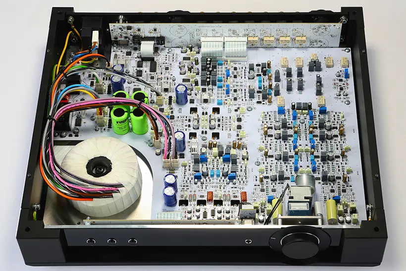 Do Mercury & Solis make Rega a high end amp contender? 6 Rega Mercury & Rega Solis pre & power amplifier review https://the-ear.net