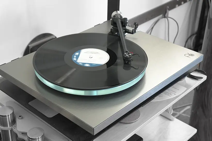 Rega Planar 6 RS Edition locks down the groove 8 rega Planar 6 RS Edition turntable review https://the-ear.net