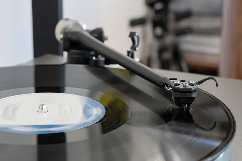 Rega Planar 6 RS Edition locks down the groove 6 rega Planar 6 RS Edition turntable review https://the-ear.net
