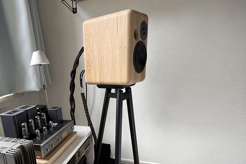 Xavian Unica solid oak speakers deliver solid value 2 Xavian Unica speaker review https://the-ear.net